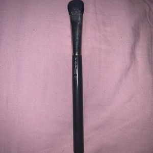 MAC 227 BRUSH